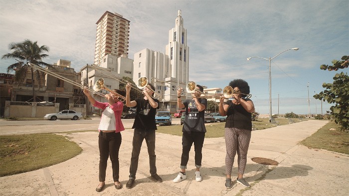 Granma, Les trombones de la Havane