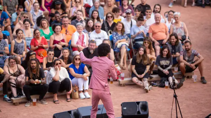 Hilarant comedy club
